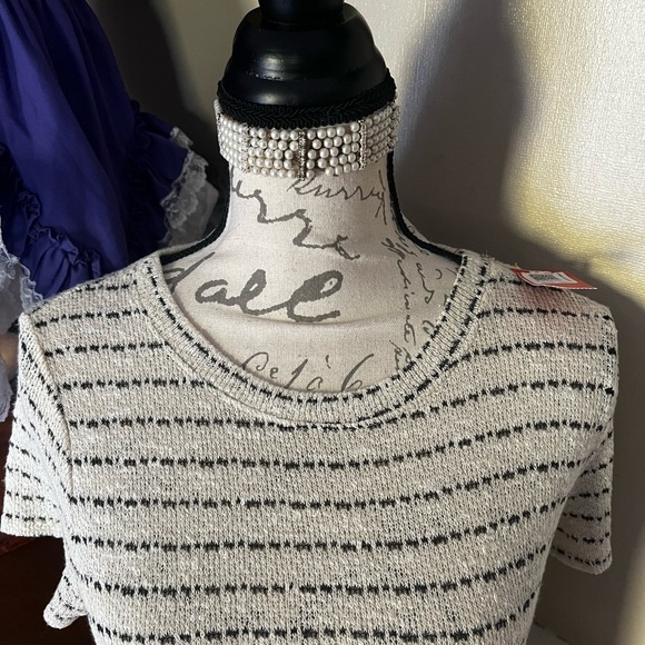 🤍 Forever 21 Soft Stretchy Cropped Top Made in USA Size M - Picture 5 of 6